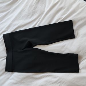 Bcbg size small Capri leggings black